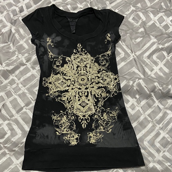 Classic Y2K Black and Gold Women's Short Sleeve Tee - Picture 1 of 5